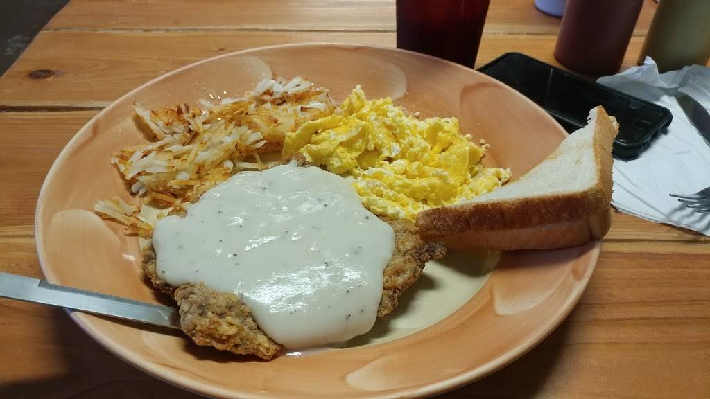 Naomis Diner | restaurant | 15033 Main St, Lytle, TX 78052, USA | 8307723462 OR +1 830-772-3462