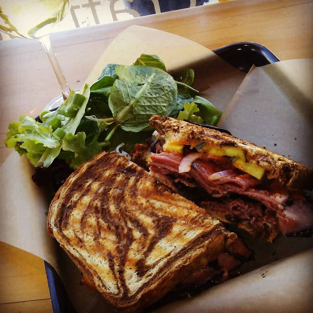 Sunn Cafe | cafe | 201 E Main St, Mt Horeb, WI 53572, USA | 6084377866 OR +1 608-437-7866