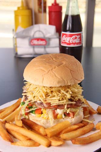 Lake Williams Pizza | restaurant | 270 W Main St, Marlborough, MA 01752, USA | 5084852666 OR +1 508-485-2666