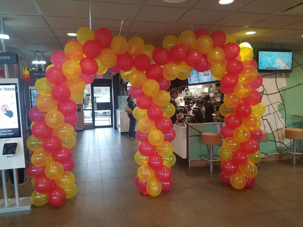 McDonalds | cafe | 13950 Midway Rd, Farmers Branch, TX 75244, USA | 9724581952 OR +1 972-458-1952