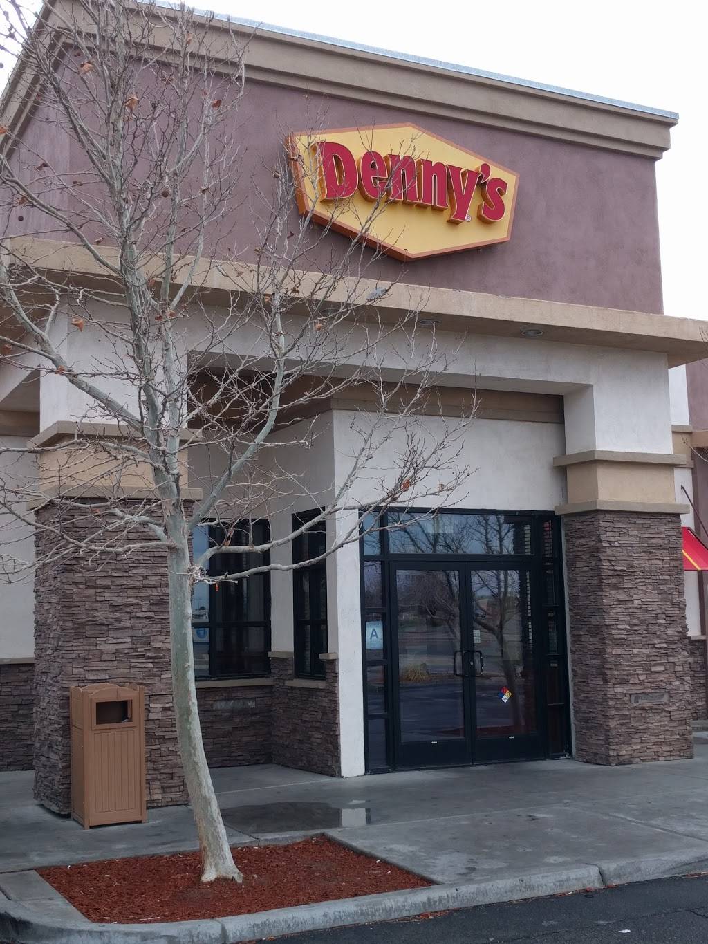 Dennys | restaurant | 20242 CA-18, Apple Valley, CA 92307, USA | 7609461548 OR +1 760-946-1548