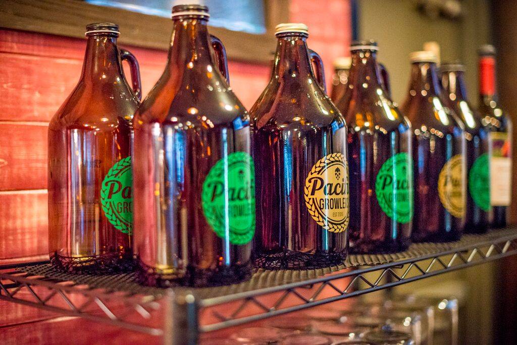 Pacific Growlers Taphouse | restaurant | 11427 SW Scholls Ferry Rd, Beaverton, OR 97008, USA | 5035210440 OR +1 503-521-0440