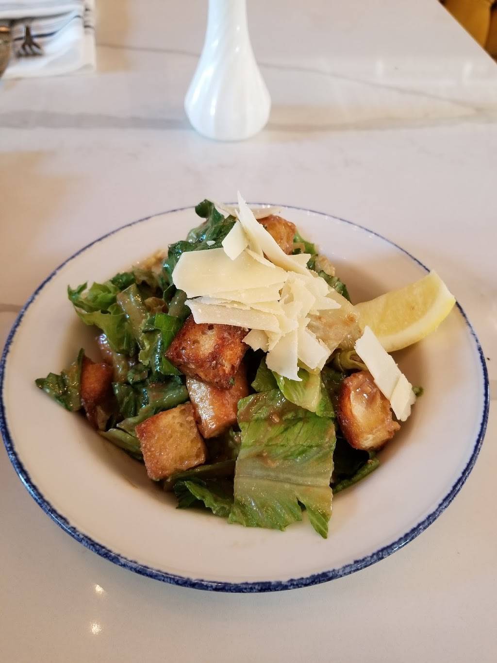 The Halls Pizza Kitchen | restaurant | 1004 N Hudson Ave #106, Oklahoma City, OK 73105, USA | 4056001991 OR +1 405-600-1991