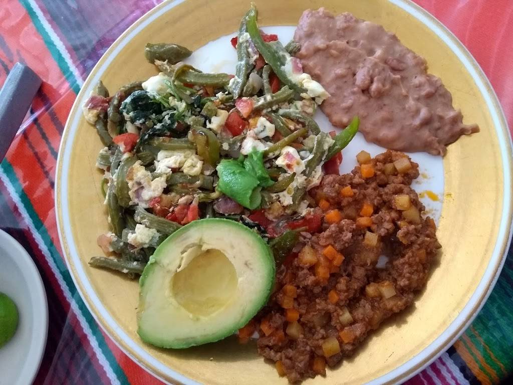 Antojitos Los Panchos | restaurant | Nueva Tijuana, 22435 Tijuana, B.C., Mexico | 016643068249 OR +52 664 306 8249