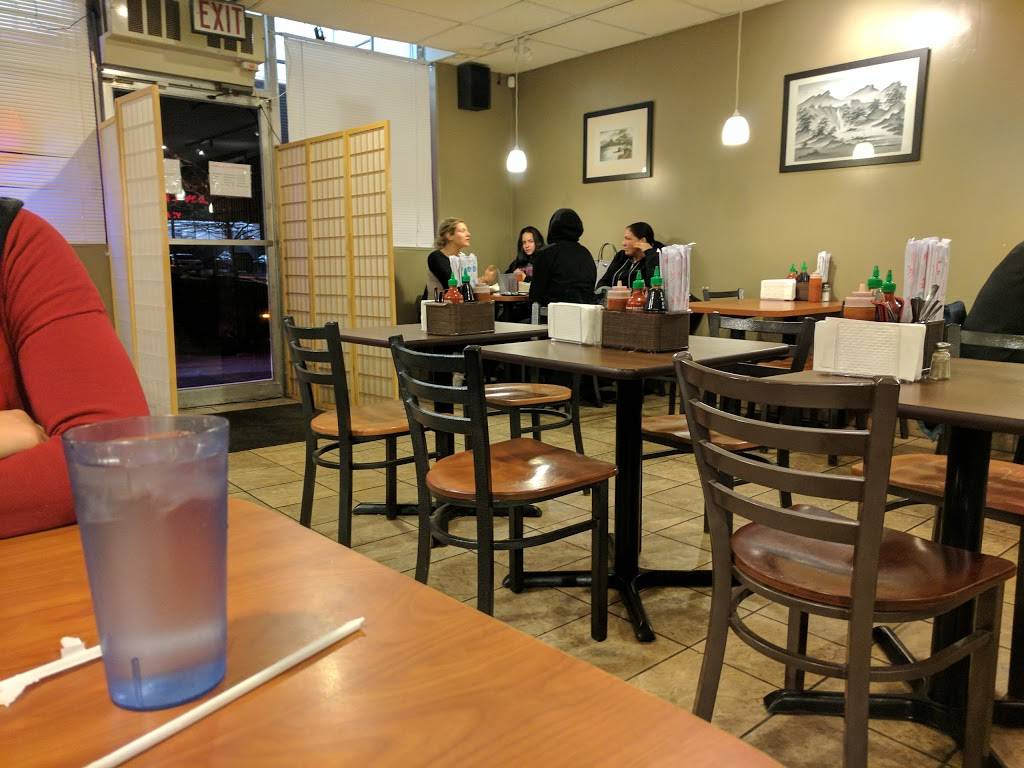 Pho Lucky | restaurant | 23838 Joy Rd, Redford Charter Twp, MI 48239, USA | 3135322333 OR +1 313-532-2333