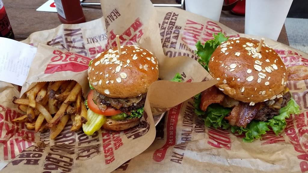 Epic Burger | restaurant | 40 E Pearson St, Chicago, IL 60611, USA | 3122573262 OR +1 312-257-3262