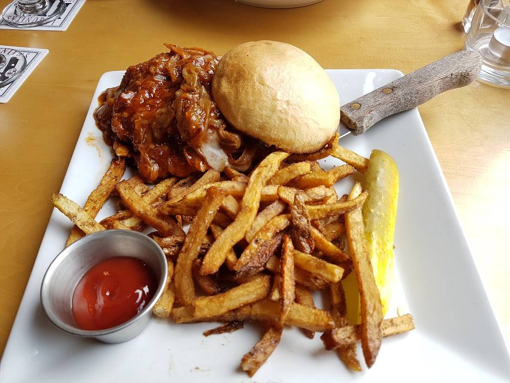 The Snow Squall Restaurant | restaurant | 18 Ocean St # 1, South Portland, ME 04106, USA | 2077990811 OR +1 207-799-0811