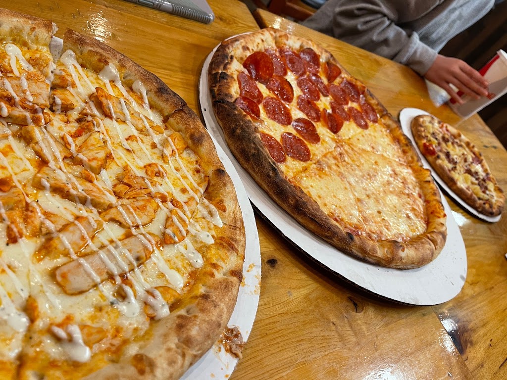 Great White Pizza | restaurant | 801 S Pier Park Dr, Panama City Beach, FL 32413, USA | 8502361413 OR +1 850-236-1413