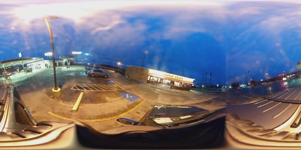 Waffle House | meal takeaway | 405 E Renfro St, Burleson, TX 76028, USA | 8172958651 OR +1 817-295-8651