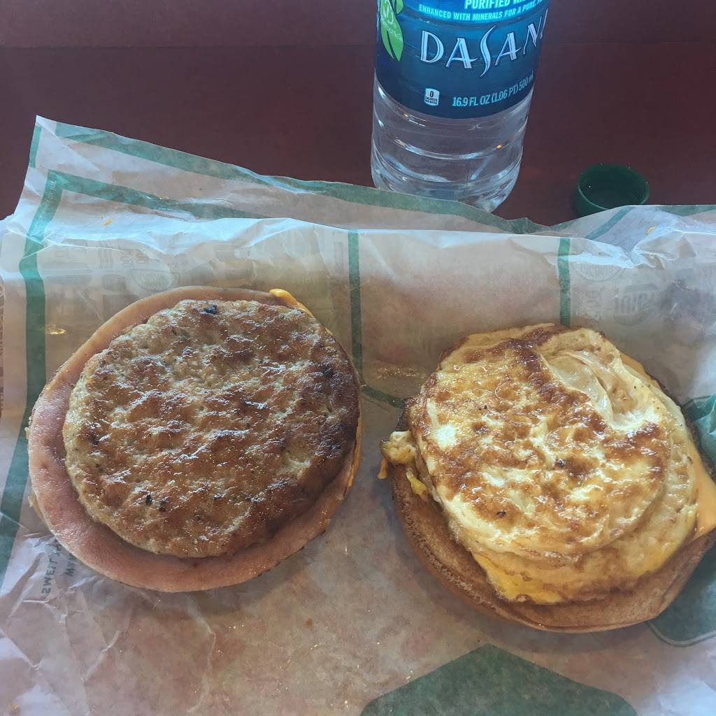 Jack in the Box | restaurant | 4402 Maple Ave, Dallas, TX 75219, USA | 2145212560 OR +1 214-521-2560