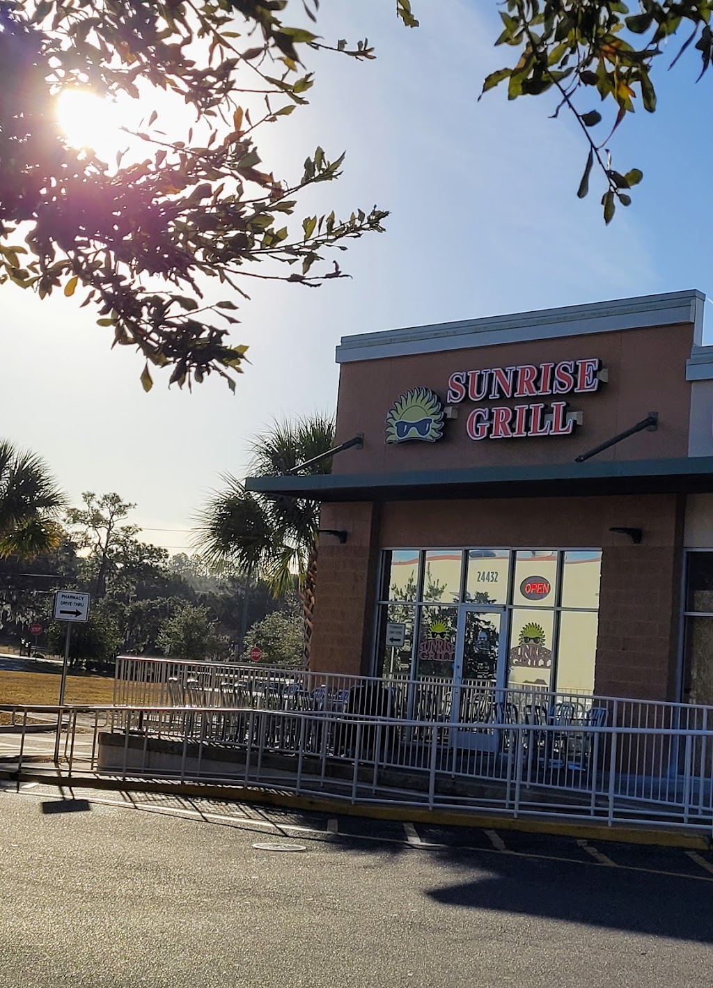 Sunrise Grill | restaurant | 24432 FL-44, Eustis, FL 32736, USA | 3525898081 OR +1 352-589-8081