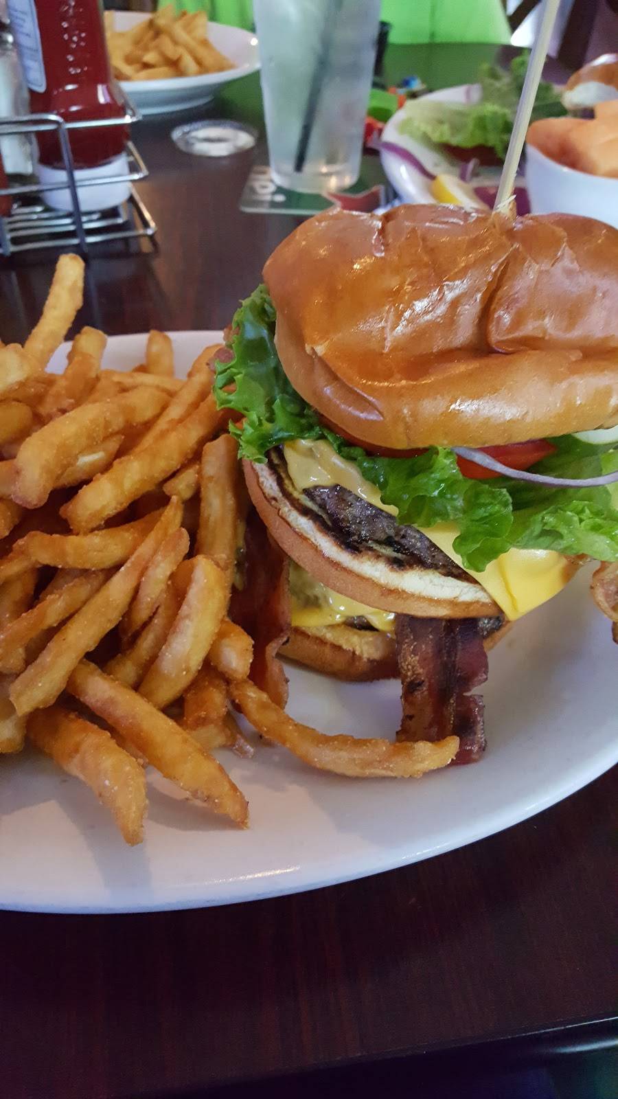 Pub 72 | restaurant | 38 E Higgins Rd, Gilberts, IL 60136, USA | 8474266655 OR +1 847-426-6655