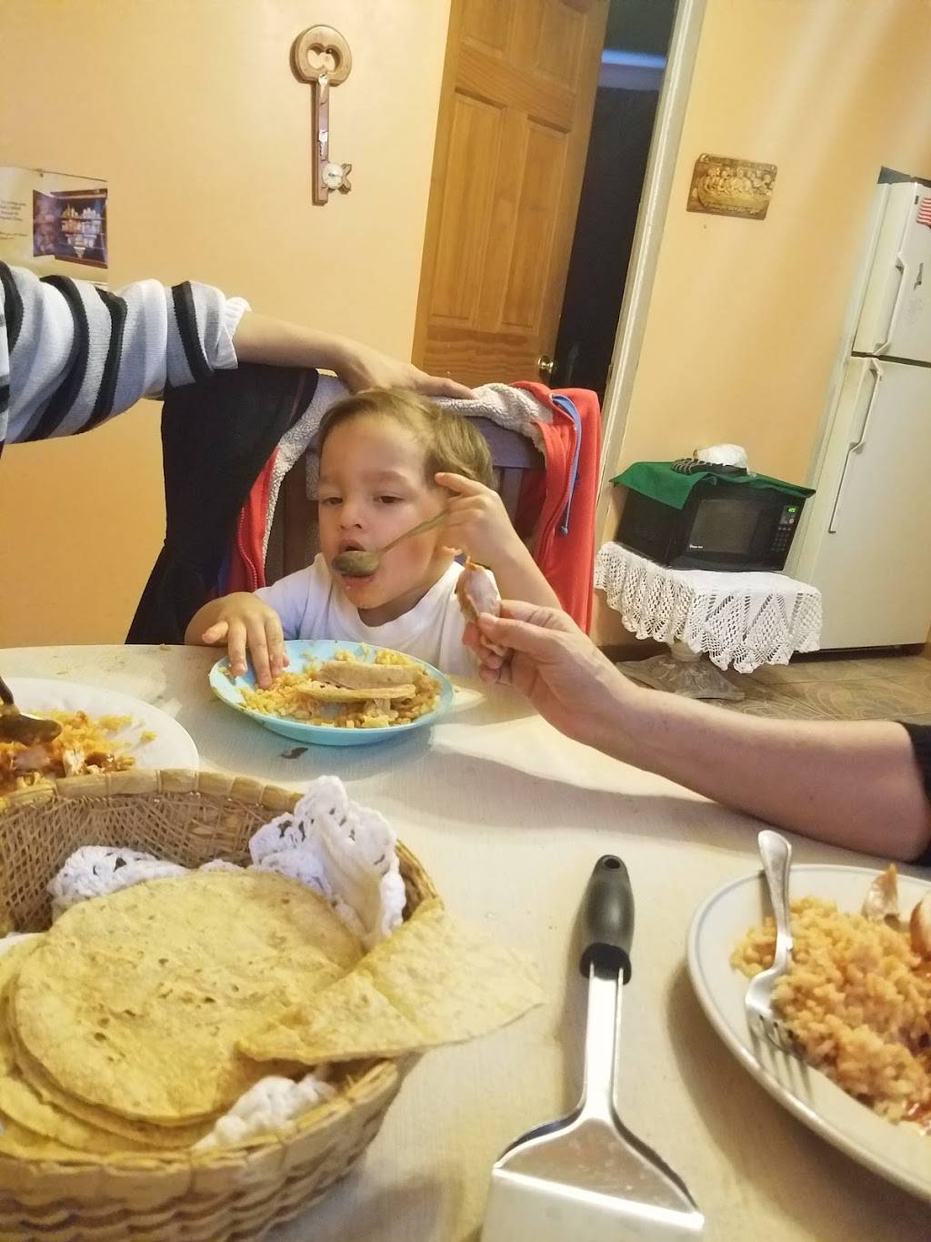 Papa Freddys | restaurant | 2001 W 35th St, Chicago, IL 60609, USA | 7738909060 OR +1 773-890-9060