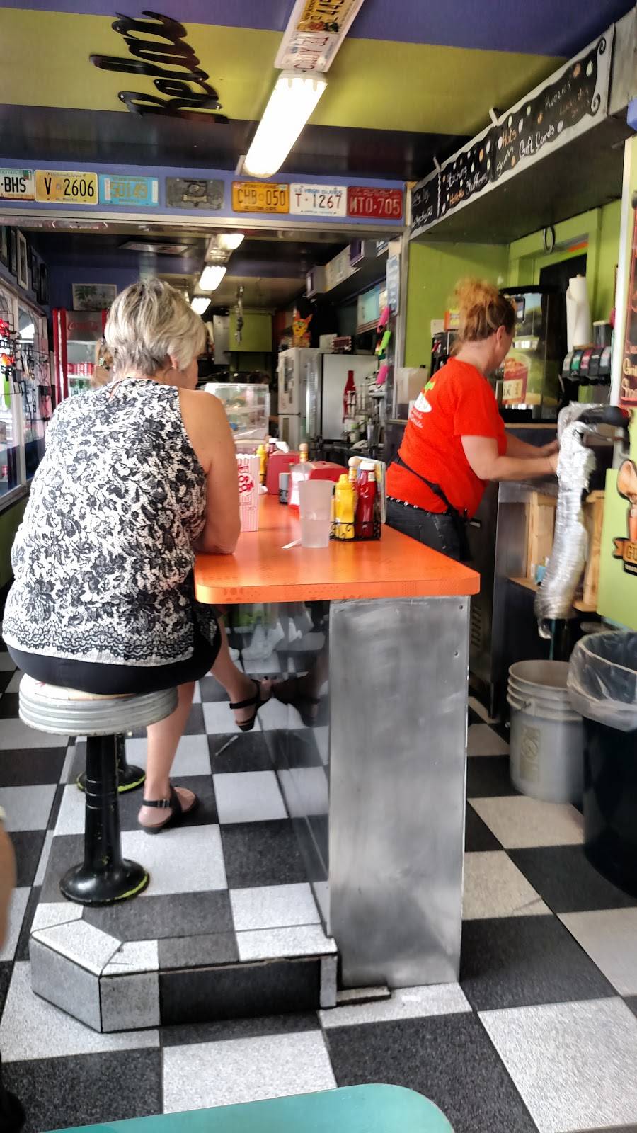 Lucky Dog Diner | restaurant | 602 S Tamiami Trail, Venice, FL 34229, USA | 9414834840 OR +1 941-483-4840