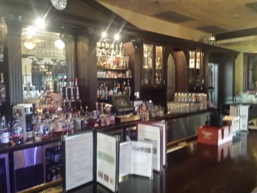 Twin Peaks | restaurant | 5321 E Mockingbird Ln #240, Dallas, TX 75206, USA | 4692063678 OR +1 469-206-3678