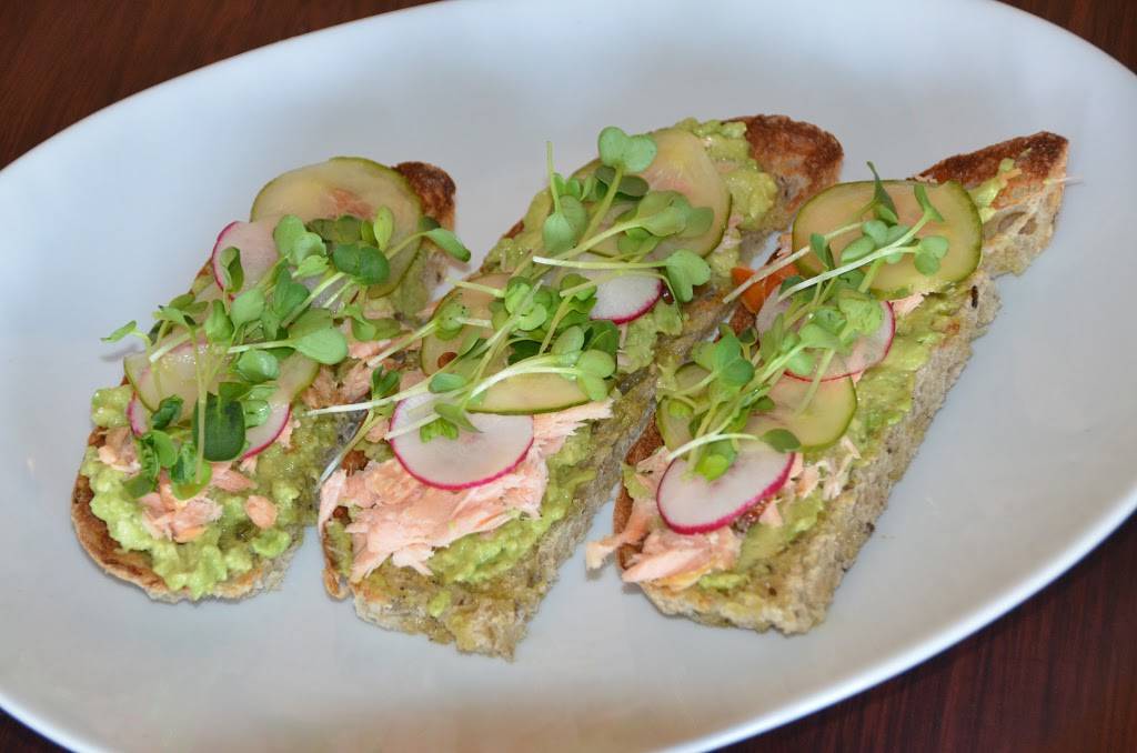 Paddock Club | restaurant | 61 S Lake St, Elkhart Lake, WI 53020, USA | 9208763288 OR +1 920-876-3288