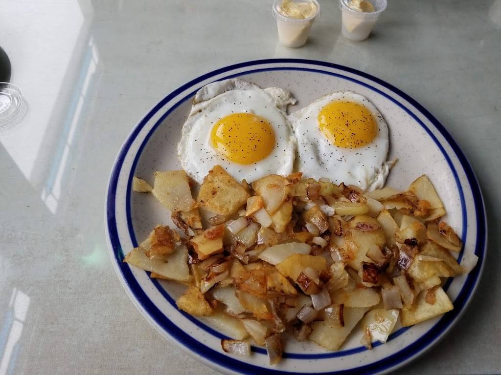 Tumble Inn Diner | restaurant | 1 Main St, Claremont, NH 03743, USA | 6035046561 OR +1 603-504-6561