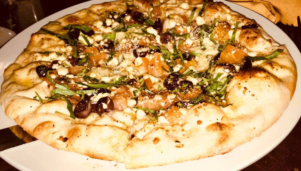 DiCiccos Italian Restaurant | restaurant | 6701 Tower Rd, Denver, CO 80249, USA | 3035741956 OR +1 303-574-1956