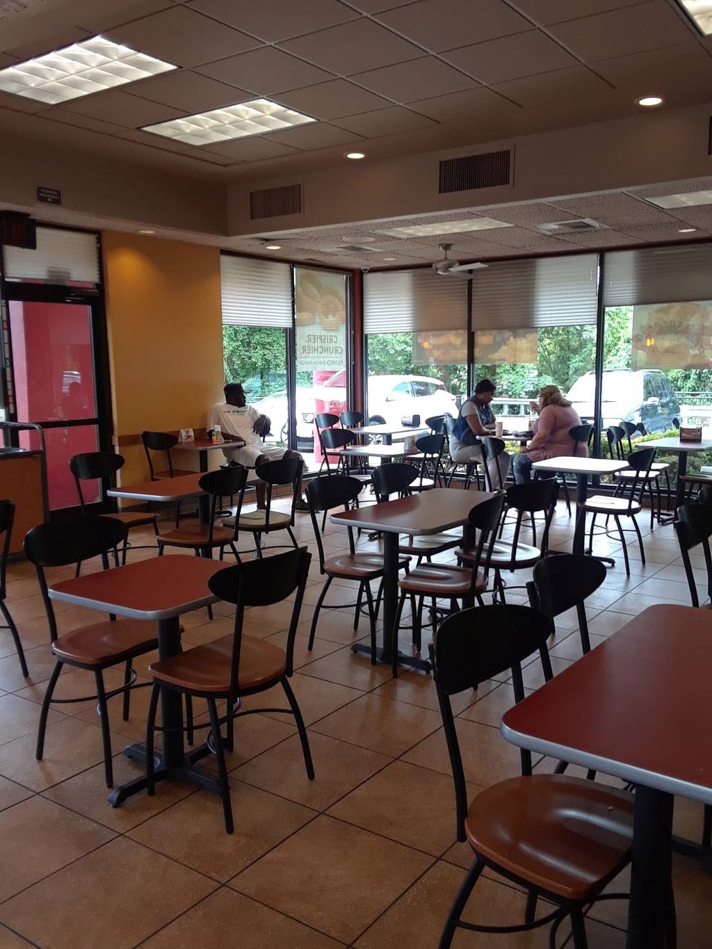 Jack in the Box | restaurant | 622 McGavock Pk, Nashville, TN 37214, USA | 6152329411 OR +1 615-232-9411