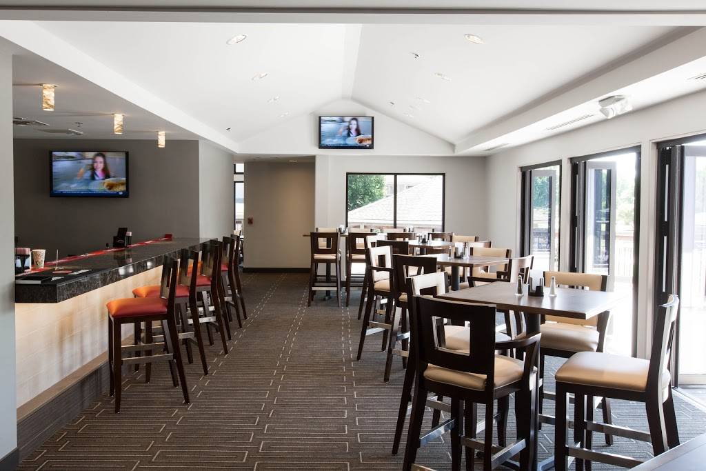 Country Club of Leawood | restaurant | 12700 Overbrook Rd, Leawood, KS 66209, USA | 9134913888 OR +1 913-491-3888