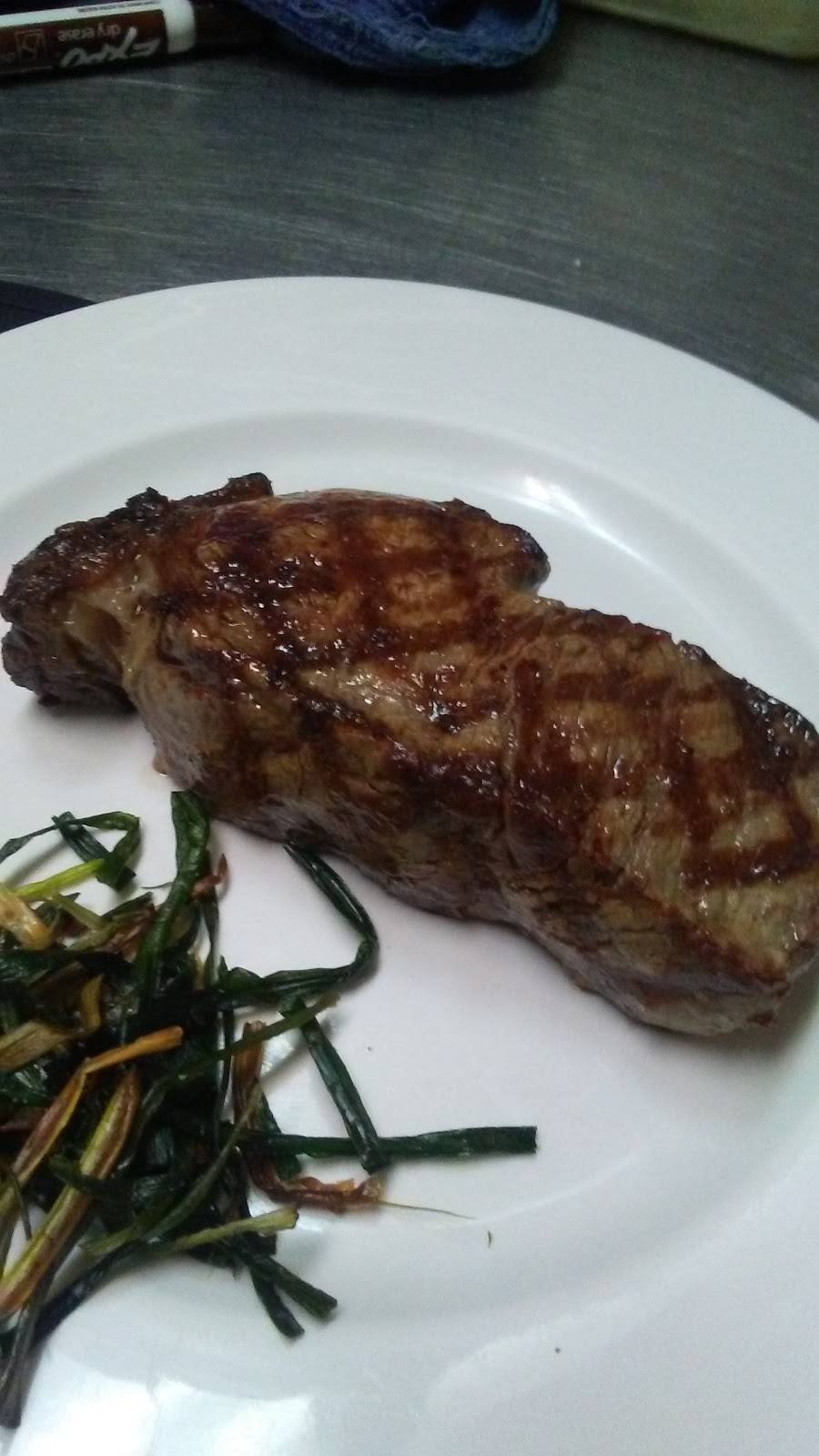 Winifreds | restaurant | 3847 1st Ave SE, Cedar Rapids, IA 52402, USA | 3193646125 OR +1 319-364-6125