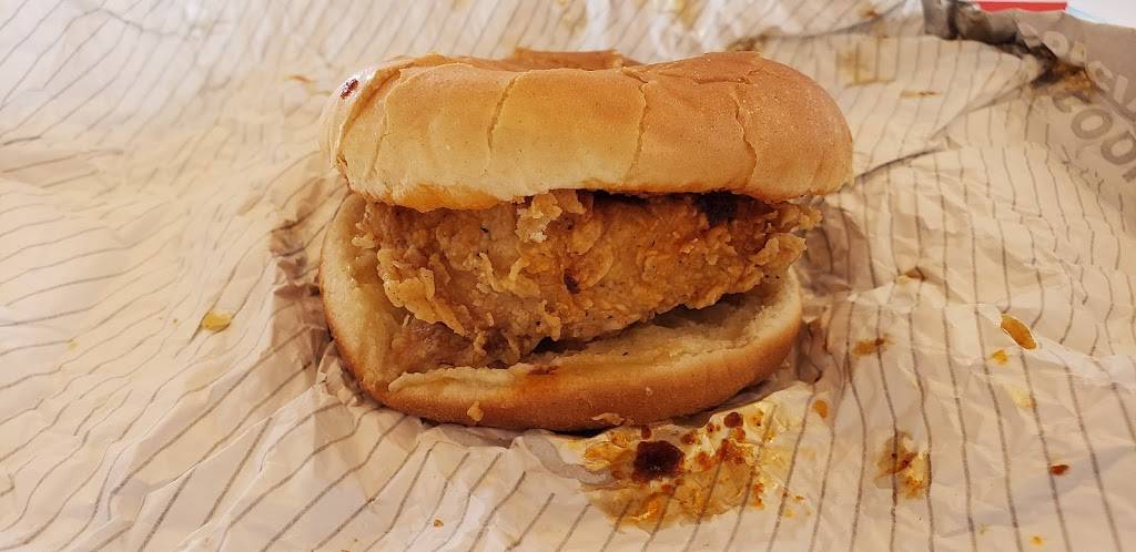 Taco Bell | meal takeaway | 4495 Roosevelt Blvd, Jacksonville, FL 32210, USA | 9043889341 OR +1 904-388-9341