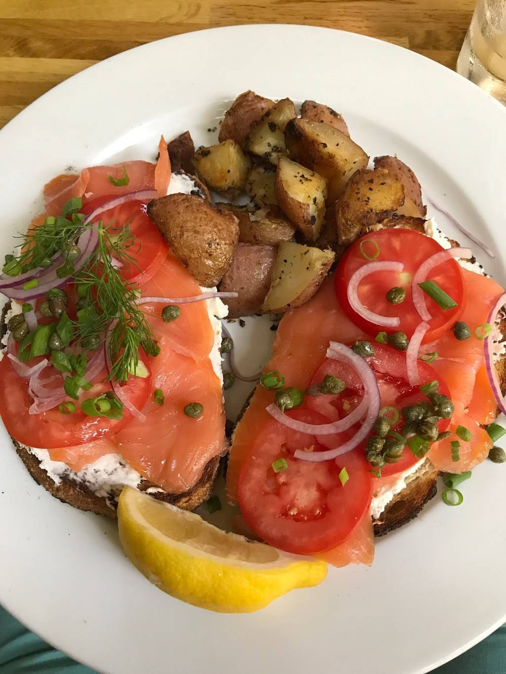 Scrumptious Cafe Bakery | restaurant | 1111 N Hayworth Ave, West Hollywood, CA 90046, USA | 3237984211 OR +1 323-798-4211