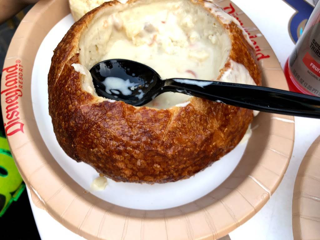 Royal Street Veranda | restaurant | 1313 S Harbor Blvd, Anaheim, CA 92802, USA | 7147813463 OR +1 714-781-3463