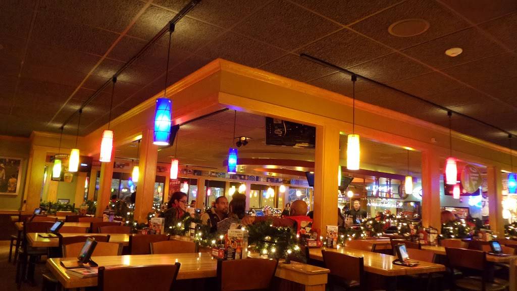 Applebees Grill + Bar | restaurant | 251 N Main St, Watertower Plaza, Leominster, MA 01453, USA | 9784669223 OR +1 978-466-9223