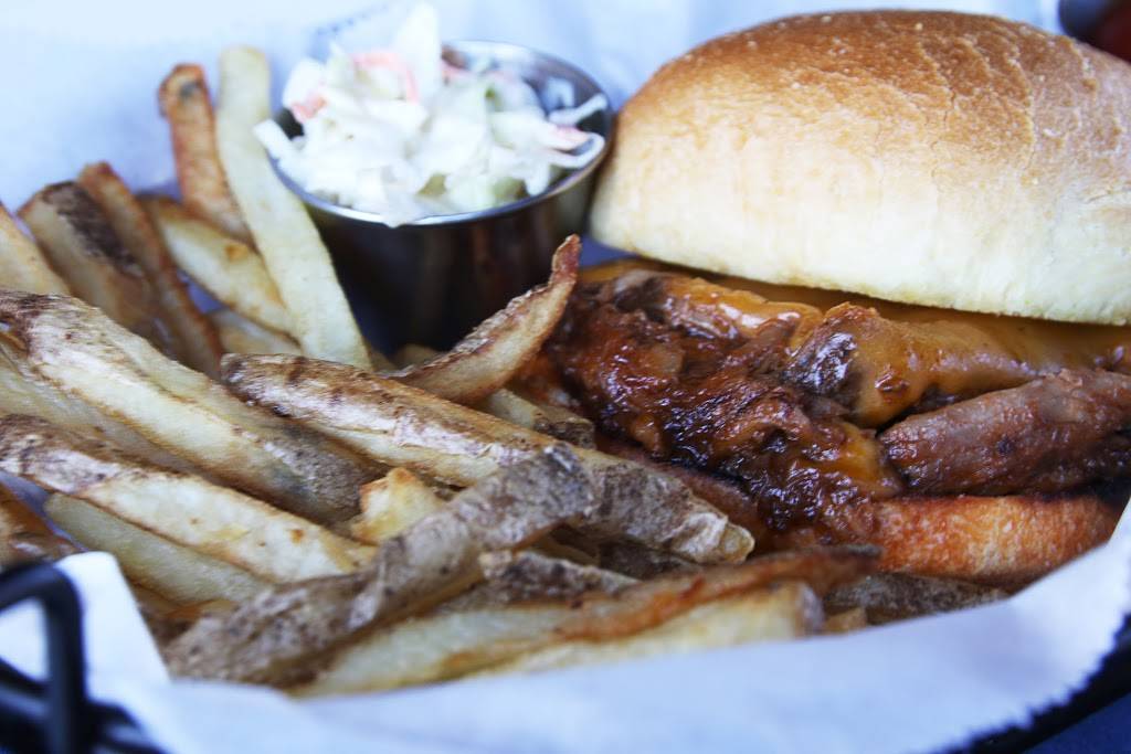 Rusty Saw North Smokehouse | restaurant | 3459 US-31, Brutus, MI 49716, USA | 2315296574 OR +1 231-529-6574