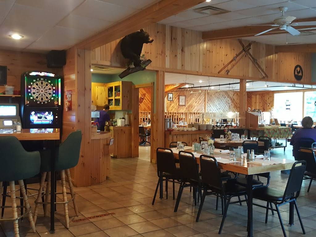 Tracks Bar and Family Dining | restaurant | W7916 Carlton Rd, Spooner, WI 54801, USA | 7156353399 OR +1 715-635-3399