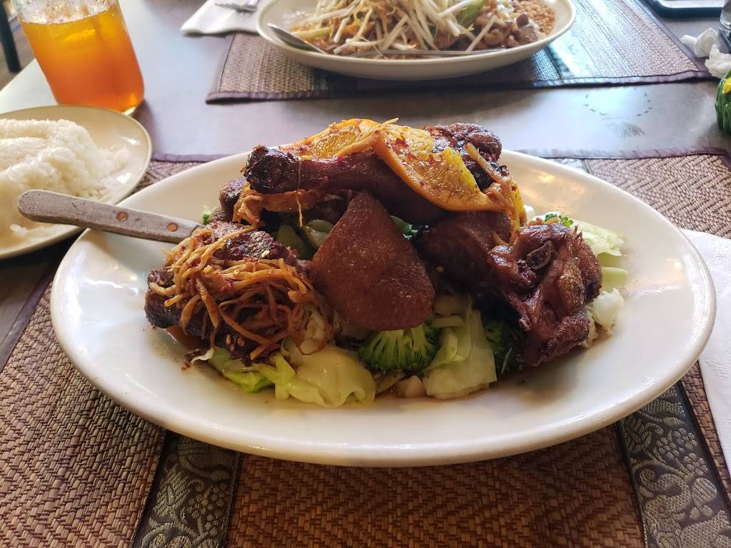 Bai Tong | restaurant | 1120 N Lincoln Ave, Loveland, CO 80537, USA | 9706854757 OR +1 970-685-4757