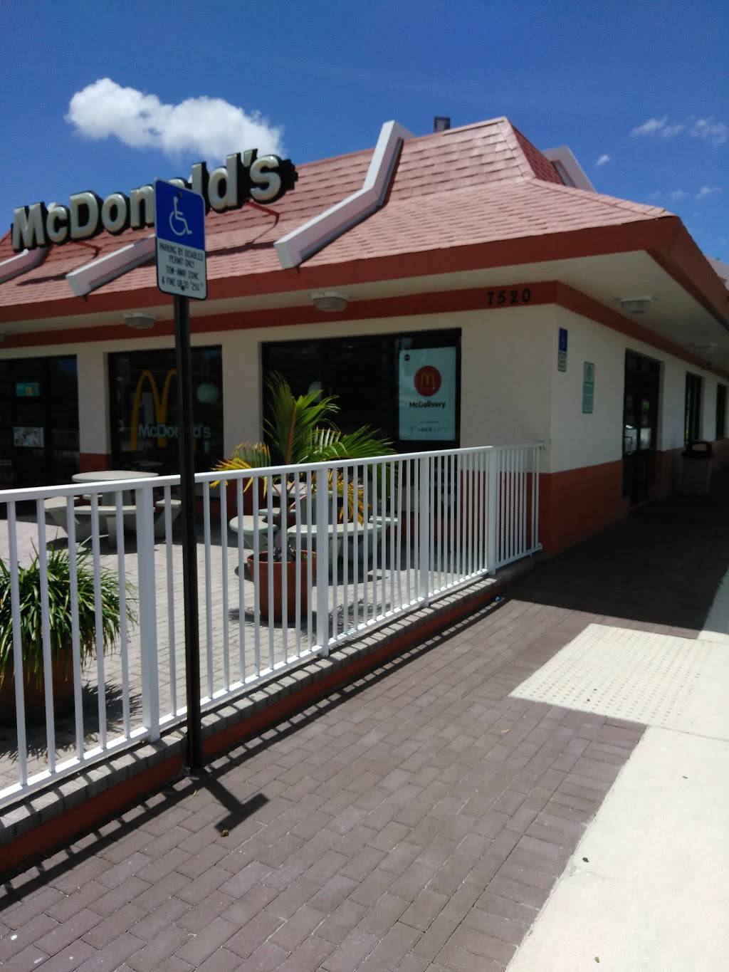 McDonalds | cafe | 7520 Southgate Blvd, North Lauderdale, FL 33068, USA | 9547263777 OR +1 954-726-3777
