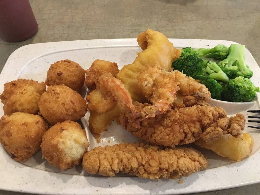 Captain Ds | restaurant | 3911 Victory Blvd, Portsmouth, VA 23701, USA | 7574059450 OR +1 757-405-9450