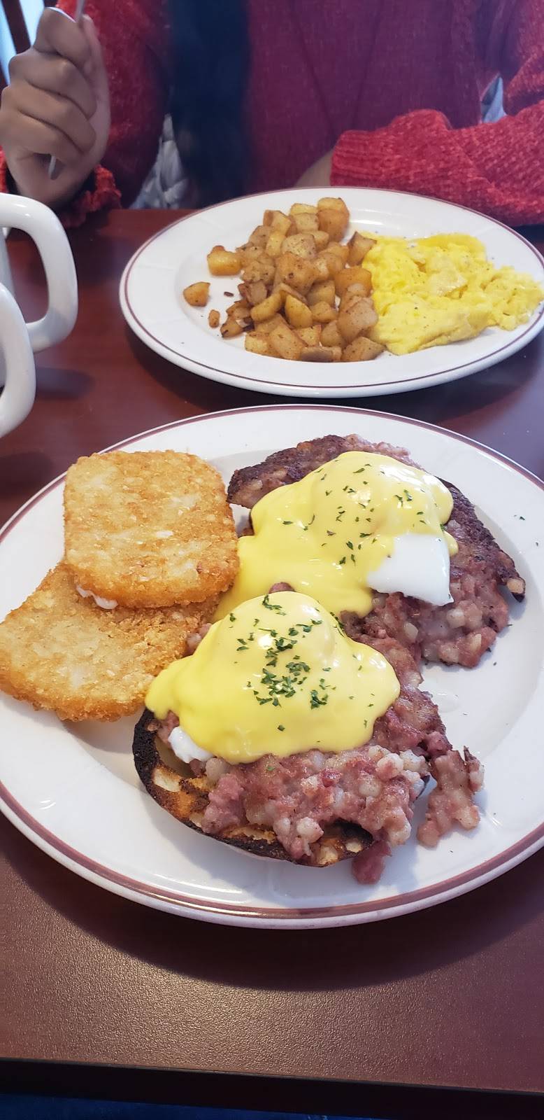 Friends Cafe | restaurant | 120 June St, Worcester, MA 01602, USA | 5083401050 OR +1 508-340-1050