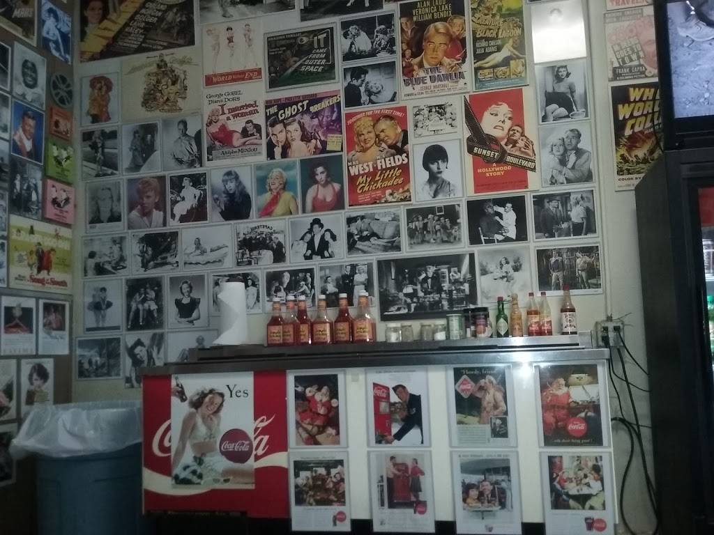 Joes Place | restaurant | 111 Simpson St, Gilmer, TX 75644, USA | 9038432161 OR +1 903-843-2161