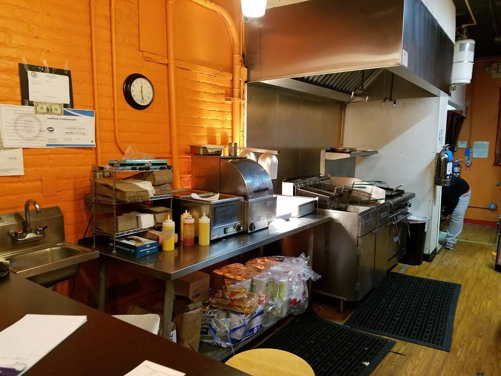 Downtown Dawg | restaurant | 77 N 4th St, Easton, PA 18042, USA | 6102523070 OR +1 610-252-3070