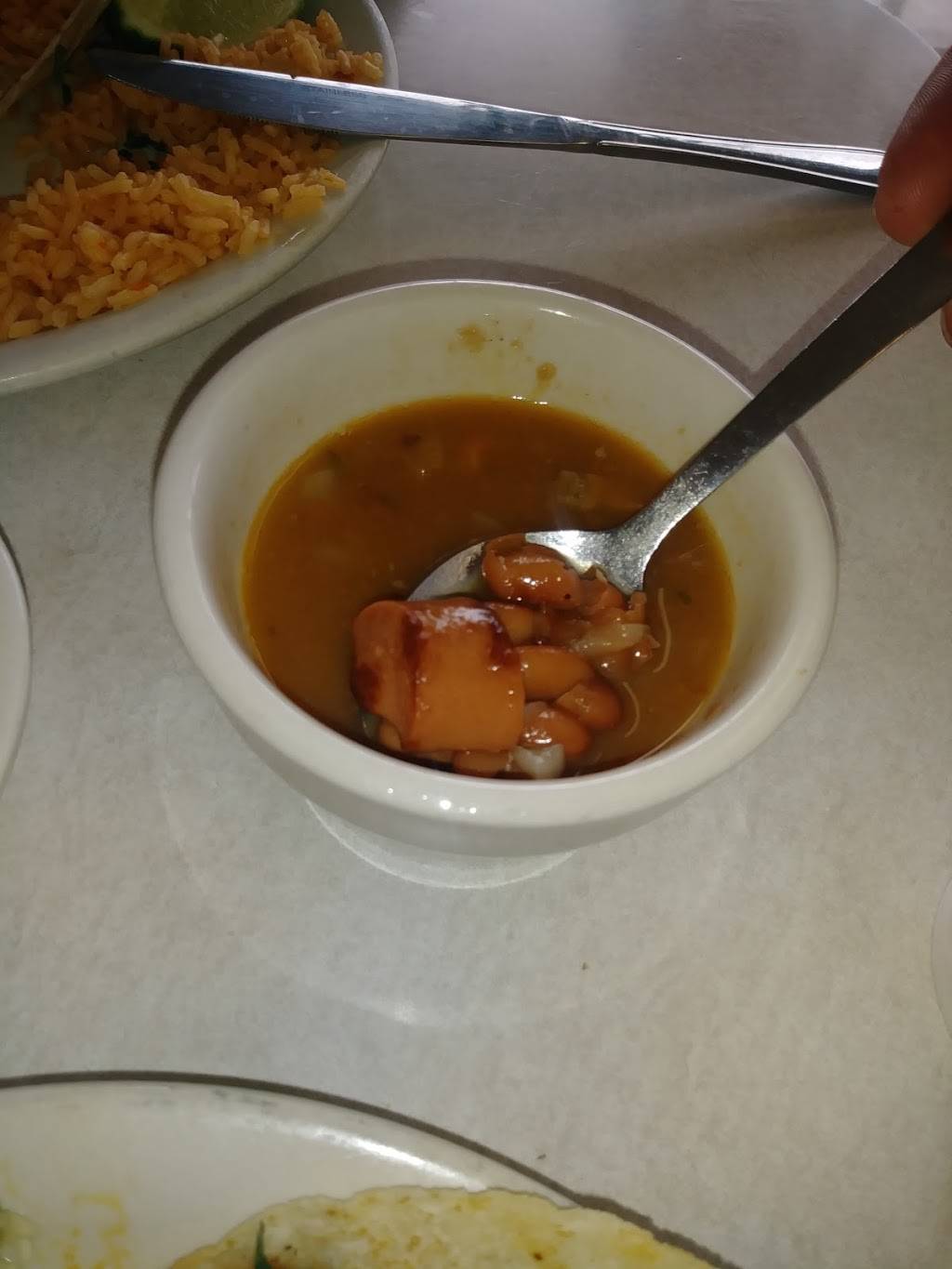 Manos Mexican Food | restaurant | 103 N Patterson Ave, Florence, TX 76527, USA | 2547933870 OR +1 254-793-3870