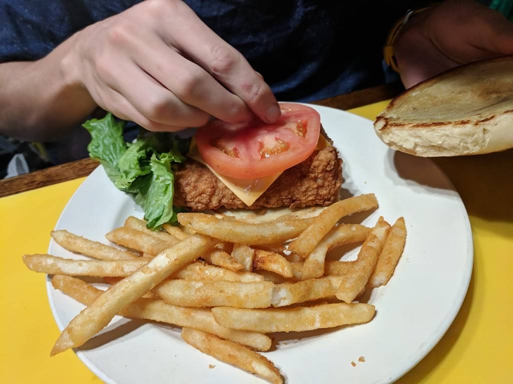 Fish Camp Lake Eustis | restaurant | 901 Lake Shore Blvd, Tavares, FL 32778, USA | 3527424400 OR +1 352-742-4400