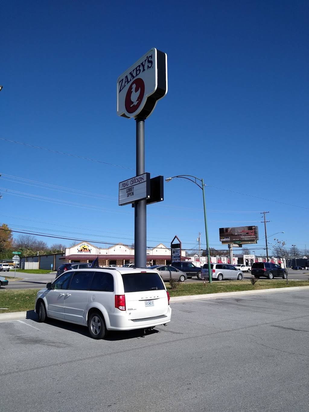 Zaxbys Chicken Fingers & Buffalo Wings | restaurant | 3220 E Sunshine St, Springfield, MO 65804, USA | 4173680423 OR +1 417-368-0423