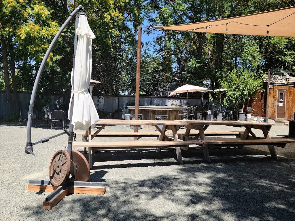 Longbranch Saloon | restaurant | 6258 Webster Rd, Creston, CA 93432, USA | 8057790028 OR +1 805-779-0028