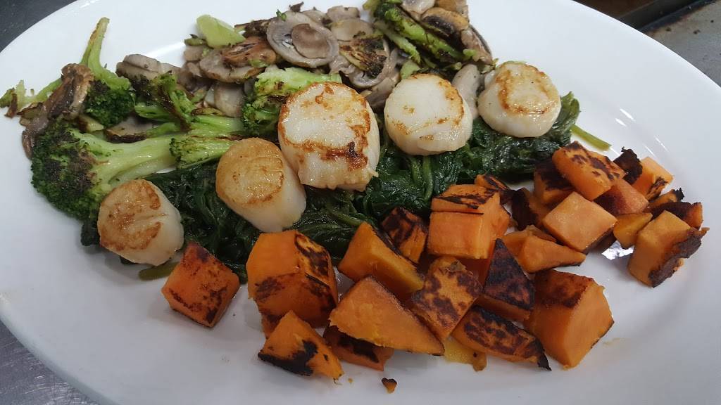 Eggie’s | restaurant | 6 Main St, Atkinson, NH 03811, USA | 6034891858 OR +1 603-489-1858