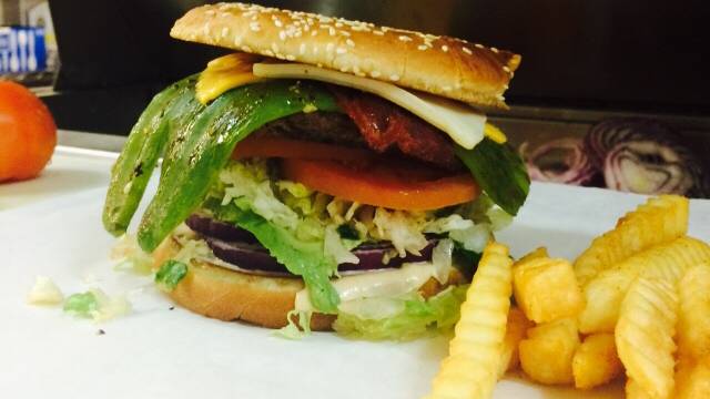 Super King Express | restaurant | 901 Ming Ave, Bakersfield, CA 93307, USA | 6618362168 OR +1 661-836-2168