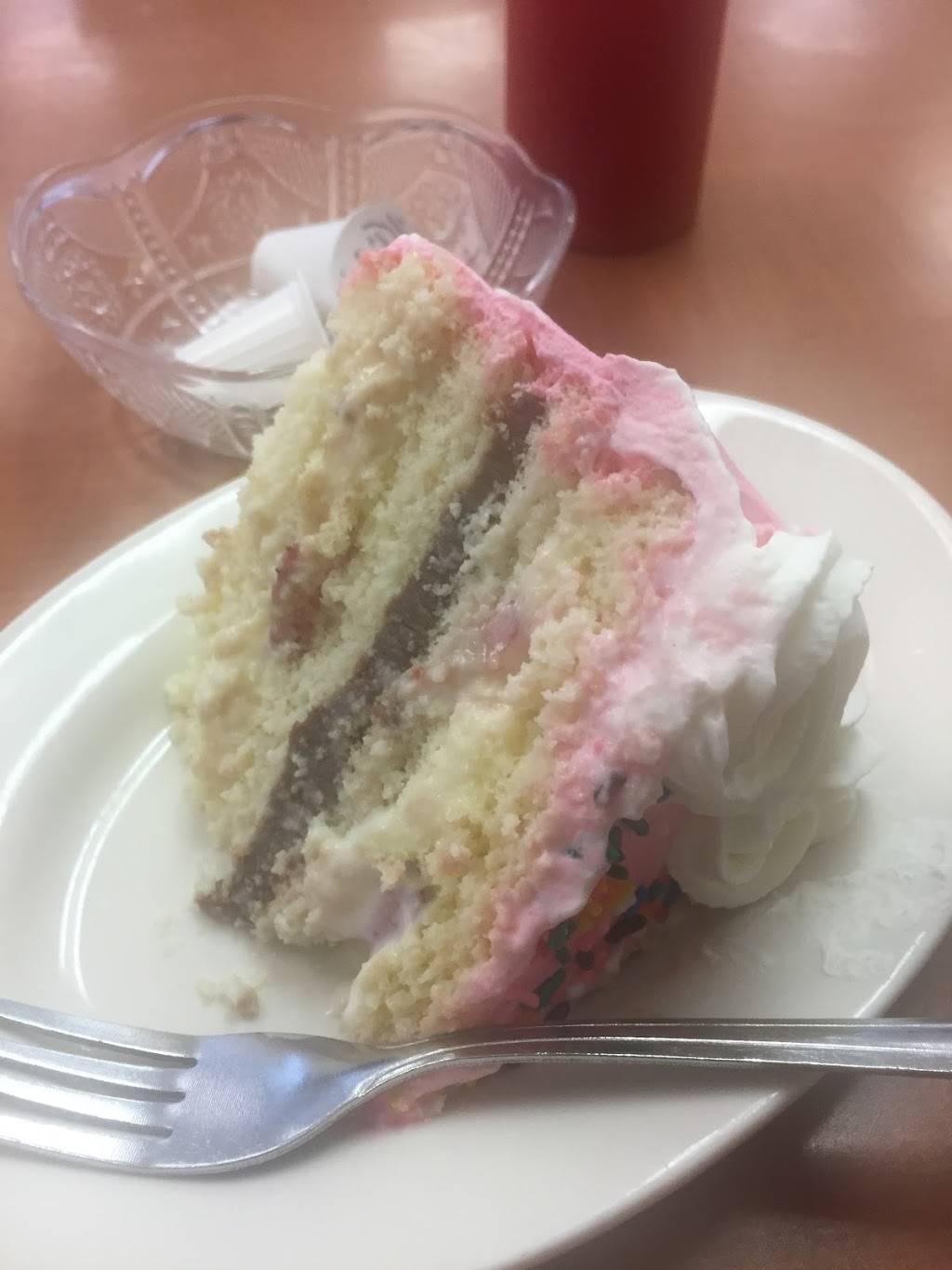 Jrs Diner | restaurant | 2830, 296 Main St, Milford, MA 01757, USA | 5086349200 OR +1 508-634-9200