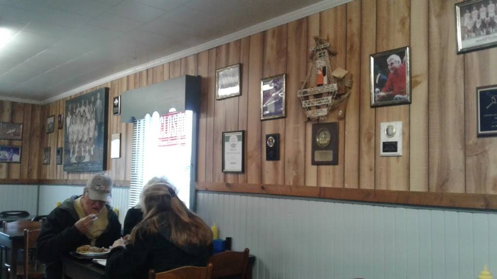 Ye Olde Fish House | restaurant | 2024 17th St, Columbus, IN 47201, USA | 8123782921 OR +1 812-378-2921