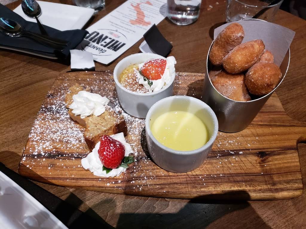 The Boot Social Pizzeria | restaurant | 579 Kerr St, Oakville, ON L6K 3E1, Canada | 9053393139 OR +1 905-339-3139