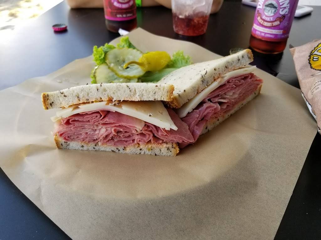 Kings Deli | restaurant | 109 N Pass Ave, Burbank, CA 91505, USA | 8185614405 OR +1 818-561-4405