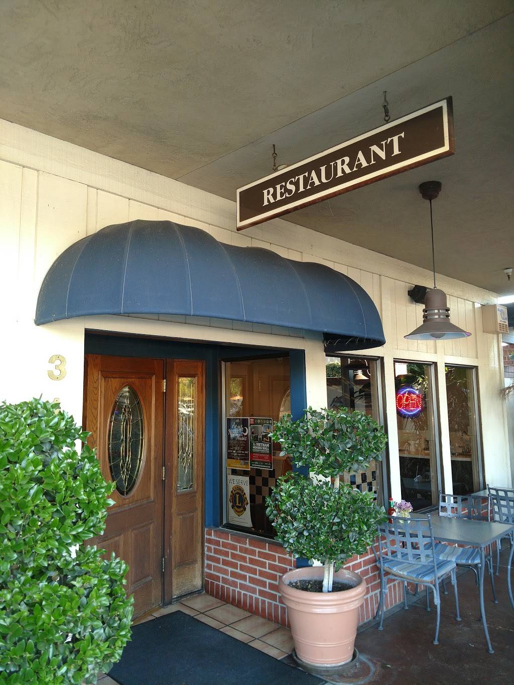 Buds Seafood Grille | restaurant | 314 Lincoln Center, Stockton, CA 95207, USA | 2099560270 OR +1 209-956-0270