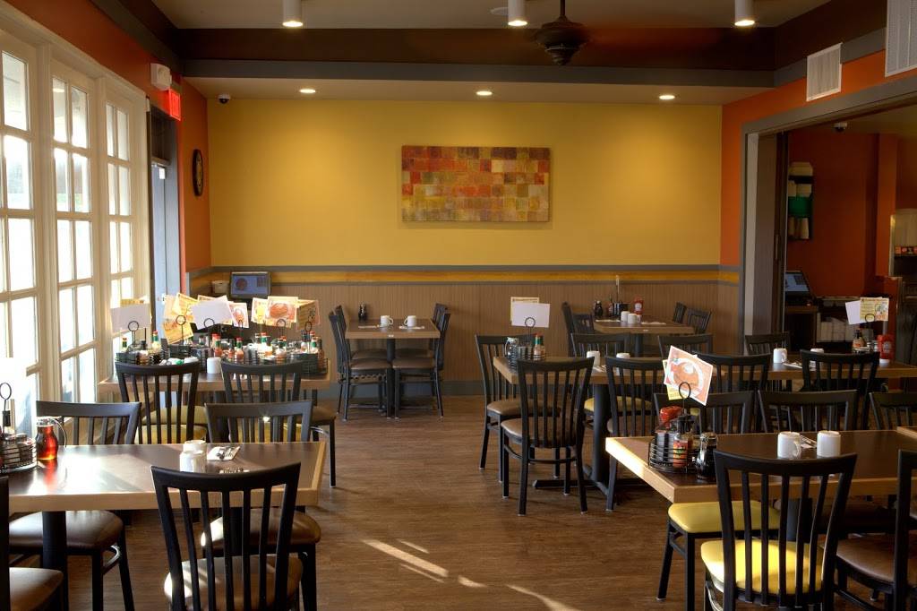 The Broken Yolk Cafe | restaurant | 2810 E Chapman Ave, Orange, CA 92869, USA | 7142899655 OR +1 714-289-9655