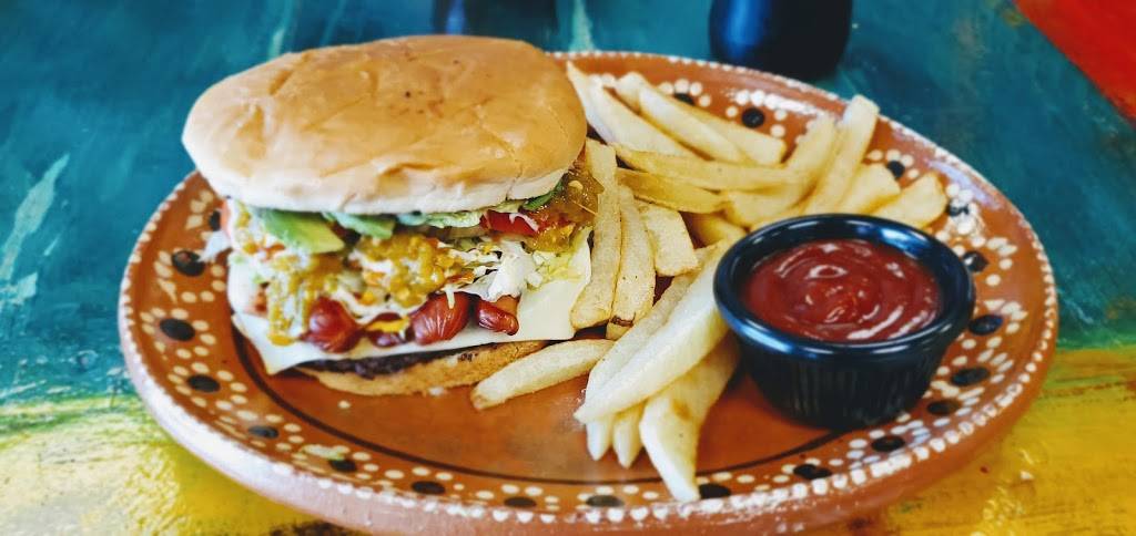 El Amachado | restaurant | 3010 George Dieter Dr ste A, El Paso, TX 79936, USA | 9158814430 OR +1 915-881-4430